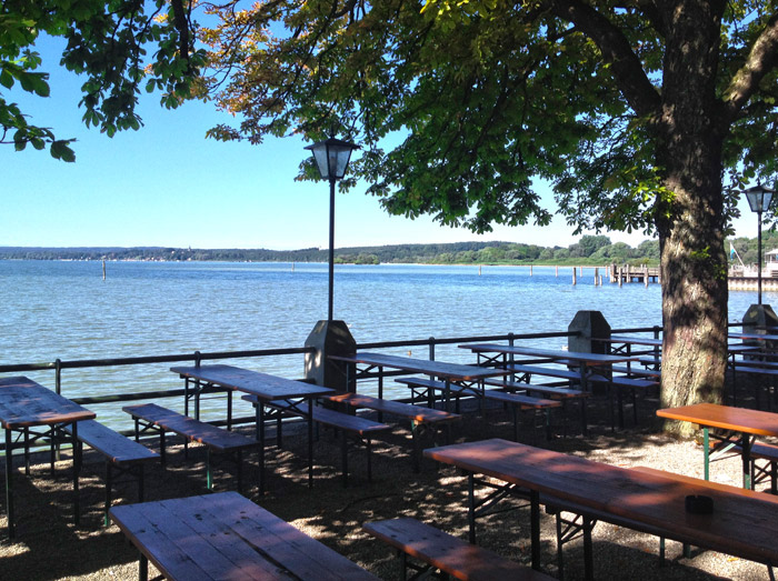 Biergarten direkt am See